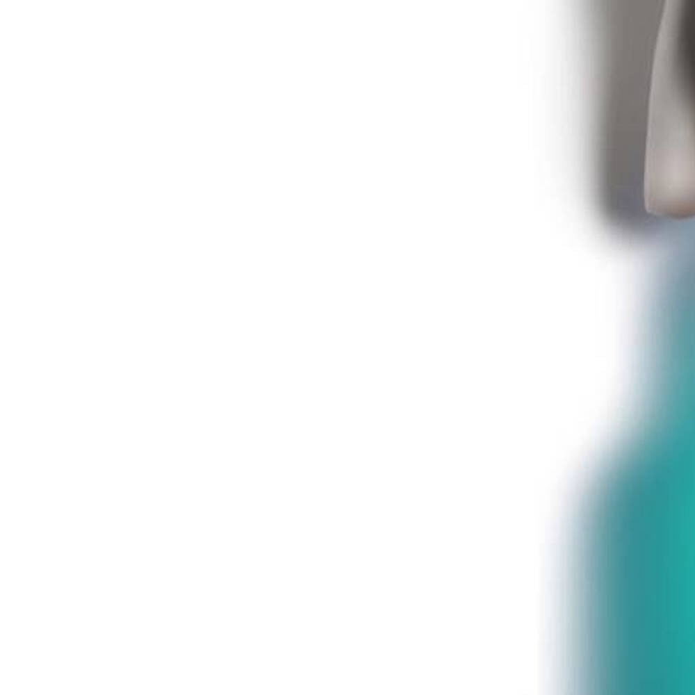 Flacon de serum Effaclar de La Roche-Posay, avec un compte-gouttes en arriere-plan.