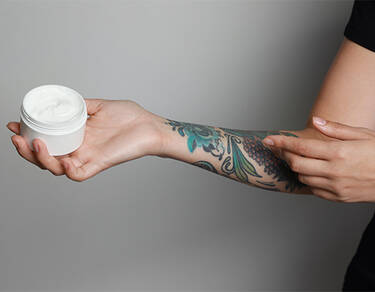 Comment bien cicatriser apres un tatouage