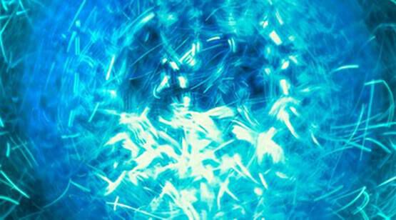 Une image abstraite avec des motifs lumineux en bleu, creant une sensation de mouvement et de profondeur.