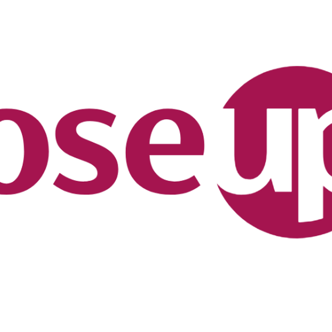 Logo de l'association RoseUp, avec « Rose » en magenta et « up » en blanc a l'interieur d'un cercle magenta.